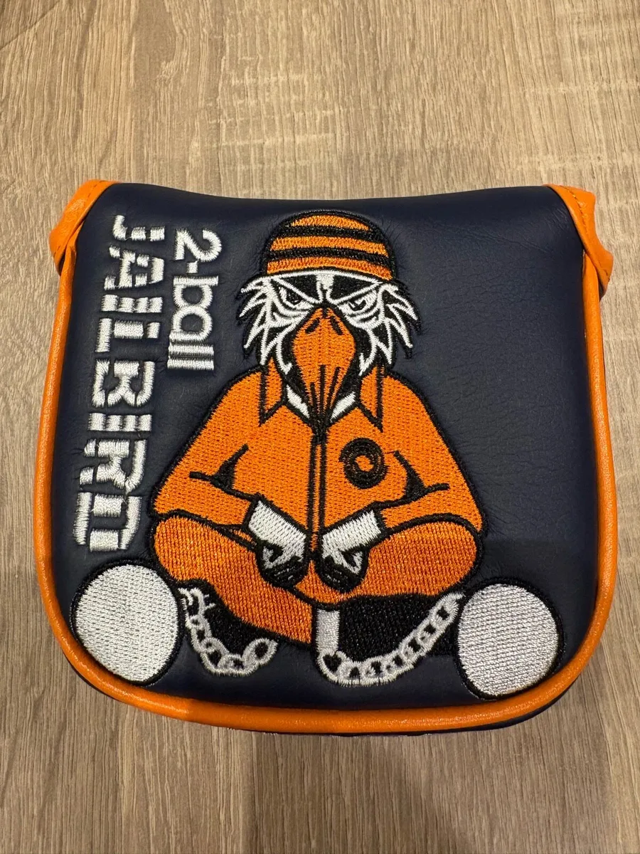 Odyssey 2-Ball Jail Bird Ai Cruiser Headcover - Image 2