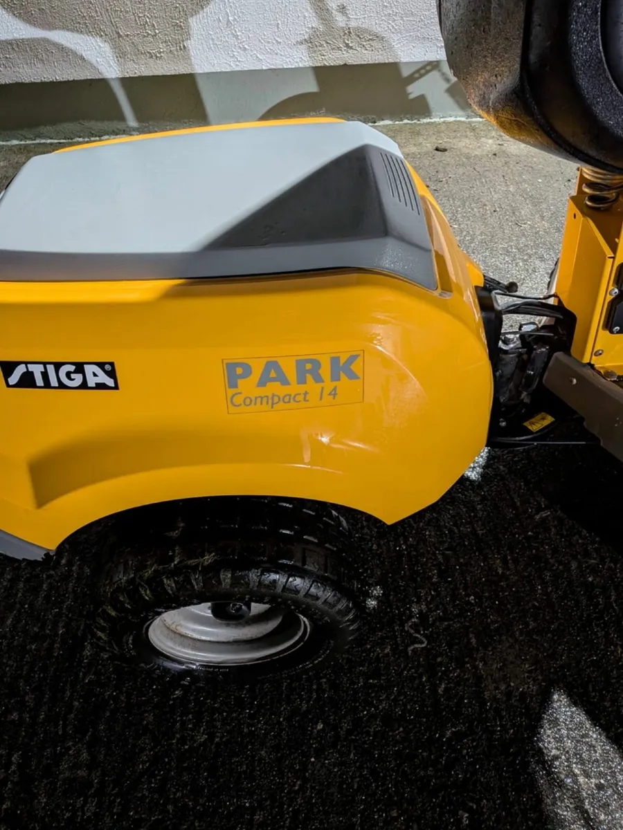 Stiga Forward Mulch Lawnmower - Image 4