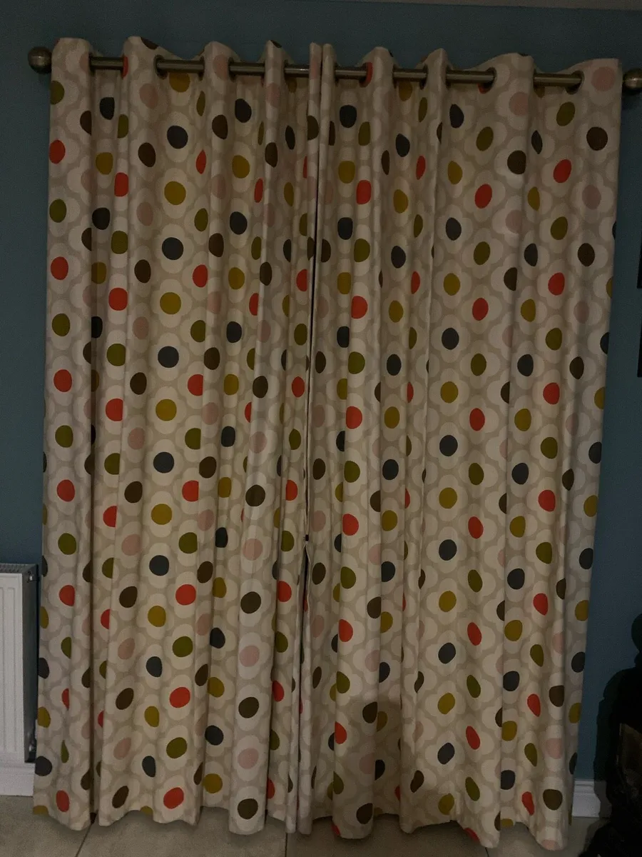 Curtains - Image 2