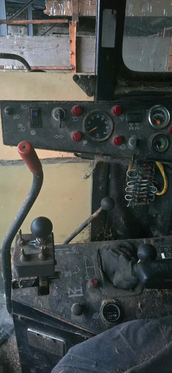 New Holland 2205 - Image 4