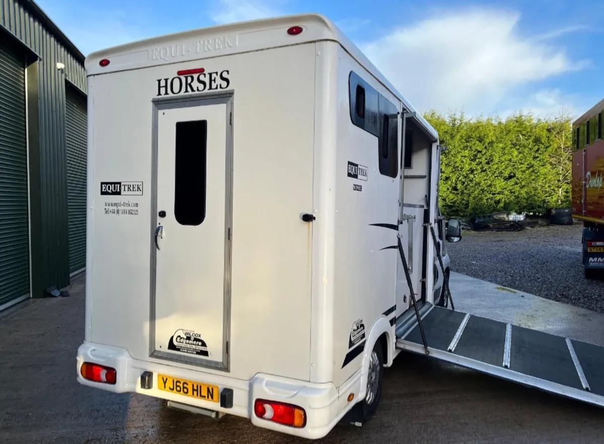 EQUI-TRECK PEUGEOT 2 HORSE TRUCK - Image 3