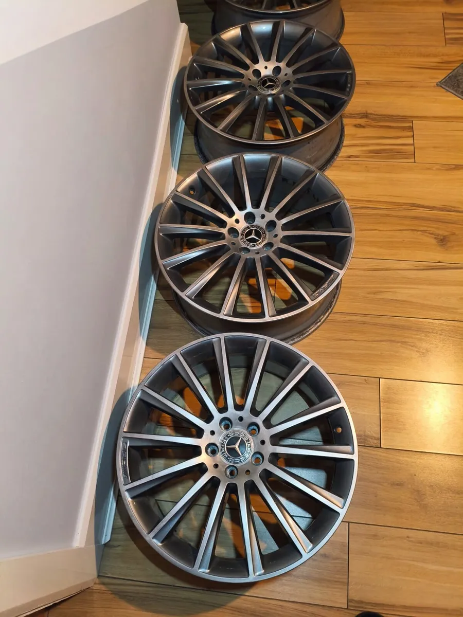 Mercedes Twist 20" Genuine Alloy Wheels - Image 1