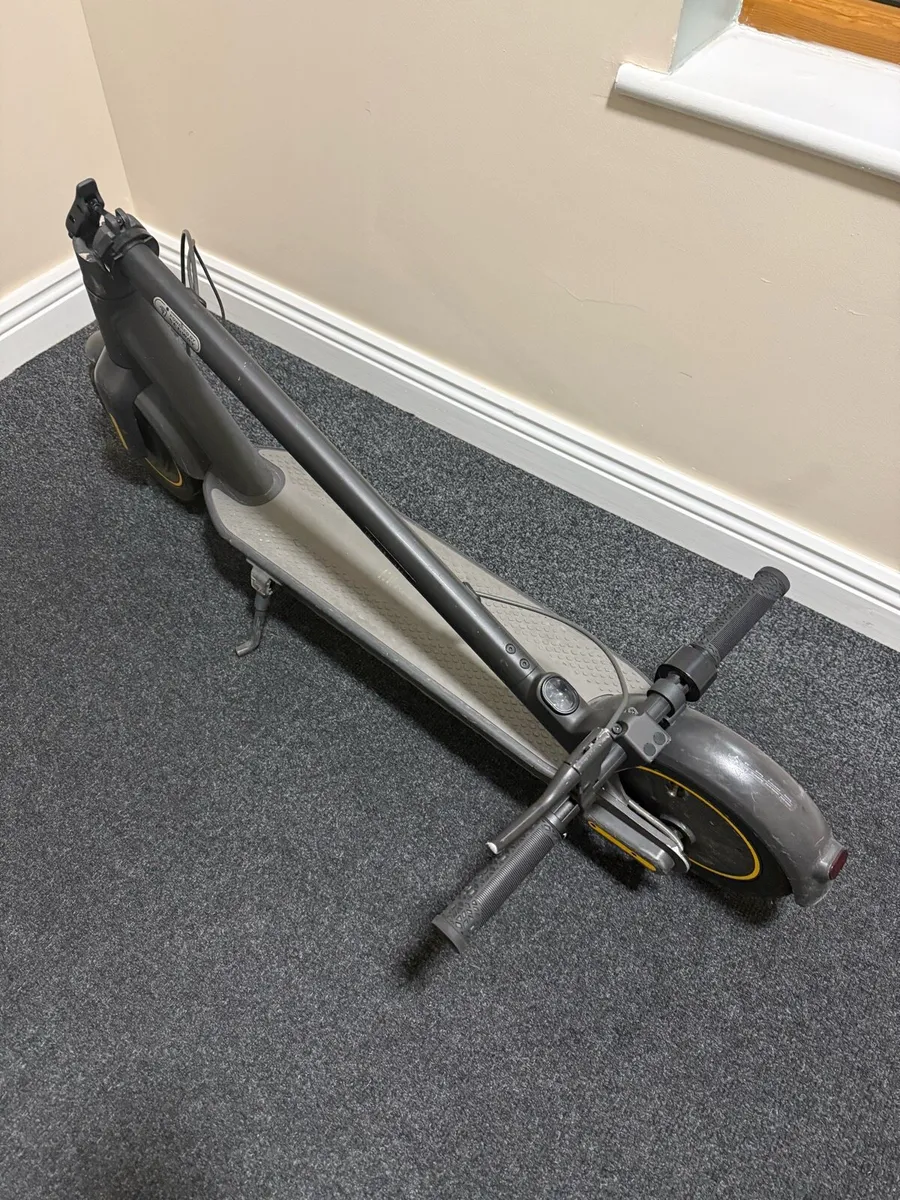 Electric scooter - Image 2