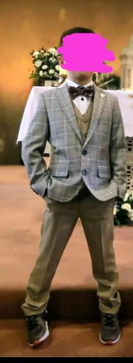 Boys Suit Communion / Wedding ect. - Image 1
