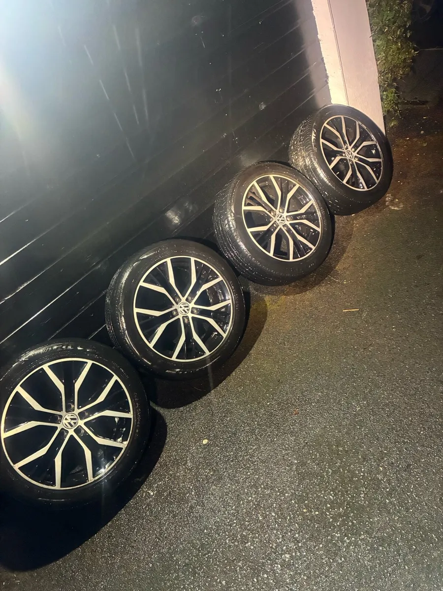 5x112 VW Santiago 18inch alloys w/tyres - Image 1