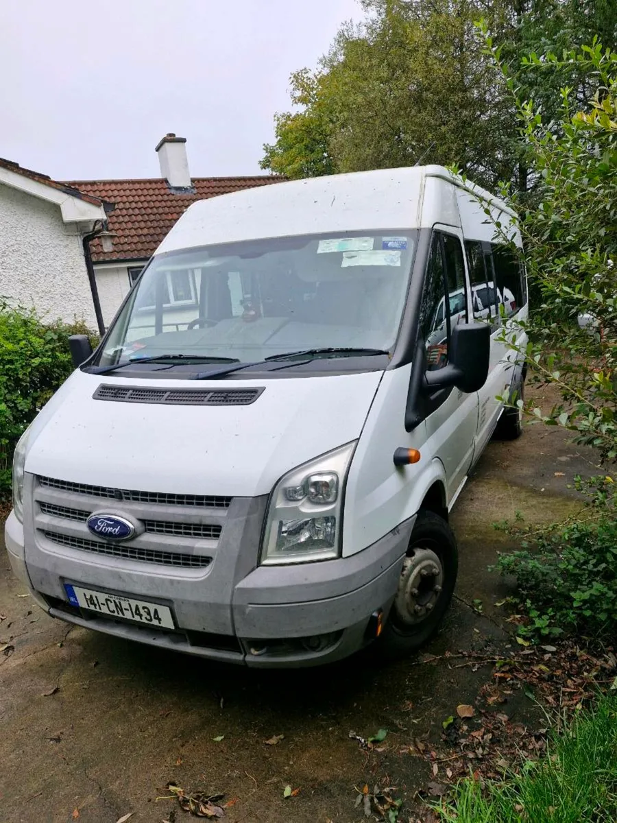 Ford transit bus - Image 1