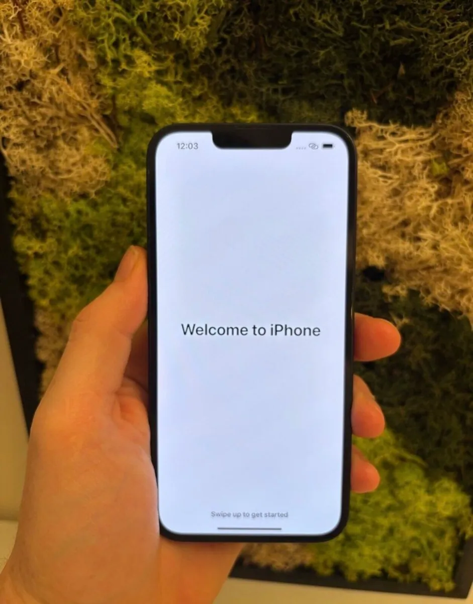 iPhone 13 - excellent condition - Image 2