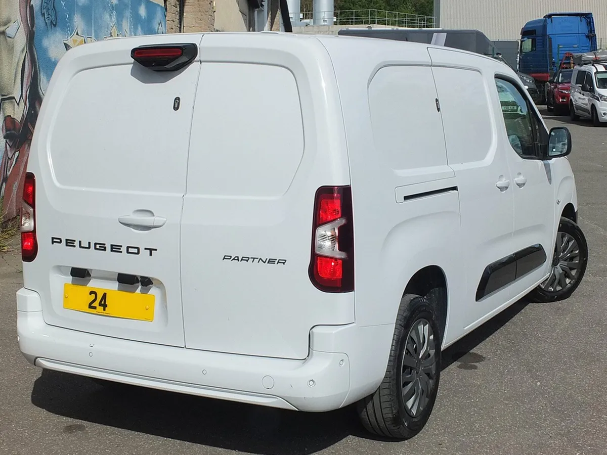 2024 Peugeot Partner Small Panel Van - Image 4