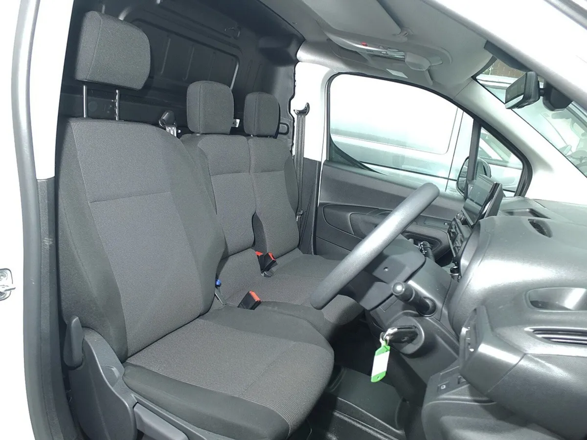 2024 Citroen Berlingo Small Panel Van - Image 4