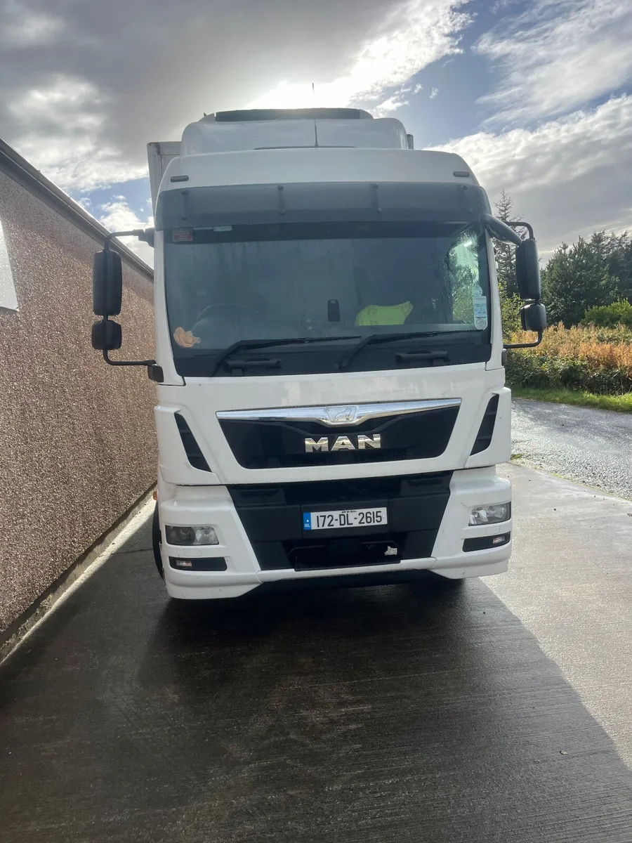 Man Other 2017 - Image 1