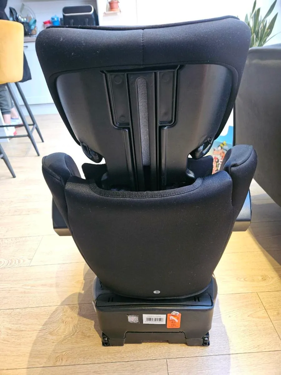 Rotating Child's Car Seat (Osanna Eno360 L) - Image 3