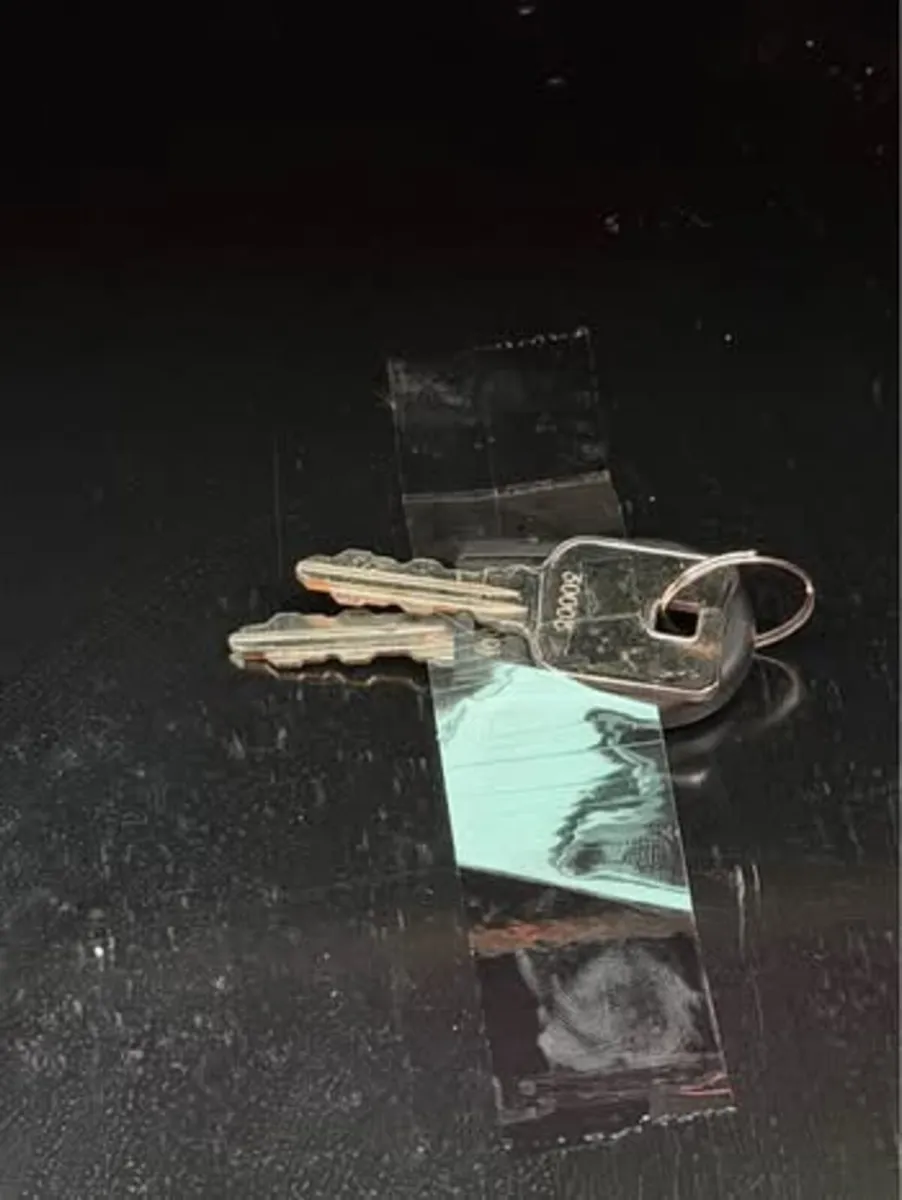 Steel pedestal with cushion - Image 2