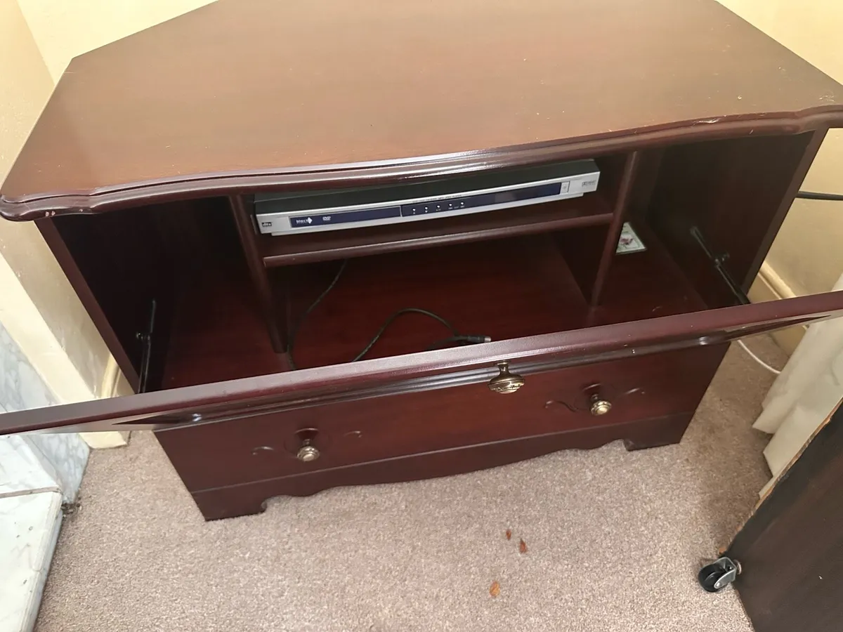 Job lot great for a rental - Image 4