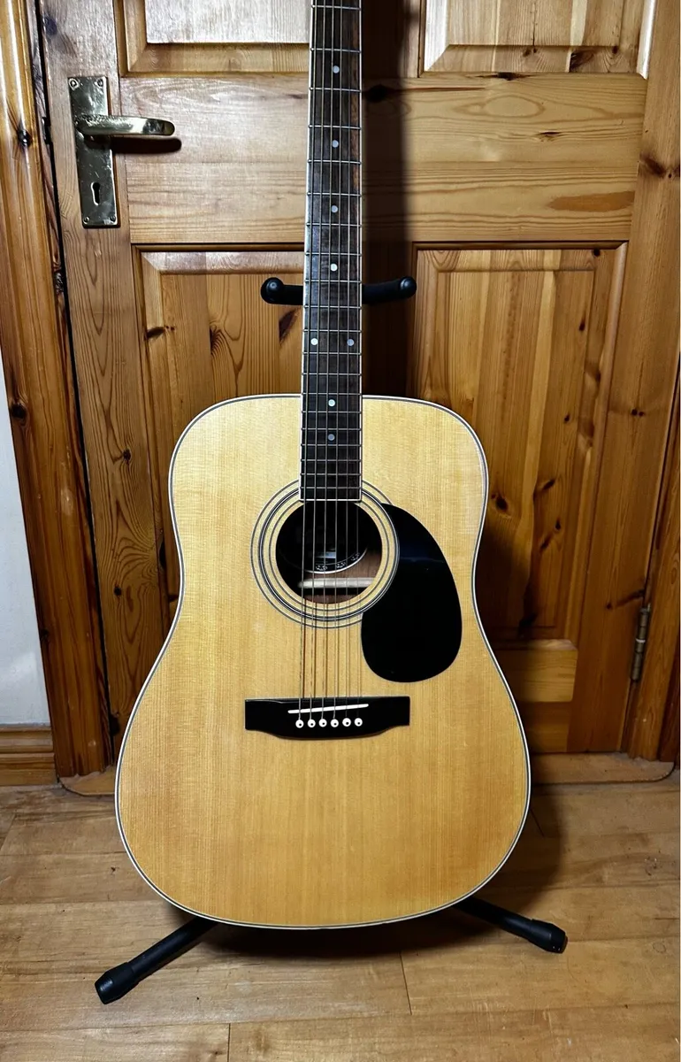 Acoustic guitar - Vinted E400-N - Image 1