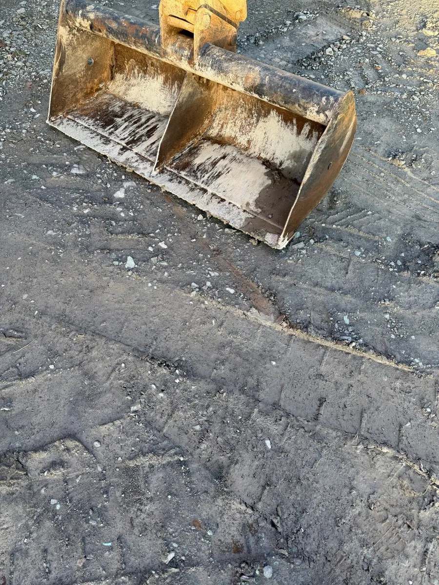 Digger bucket - Image 1