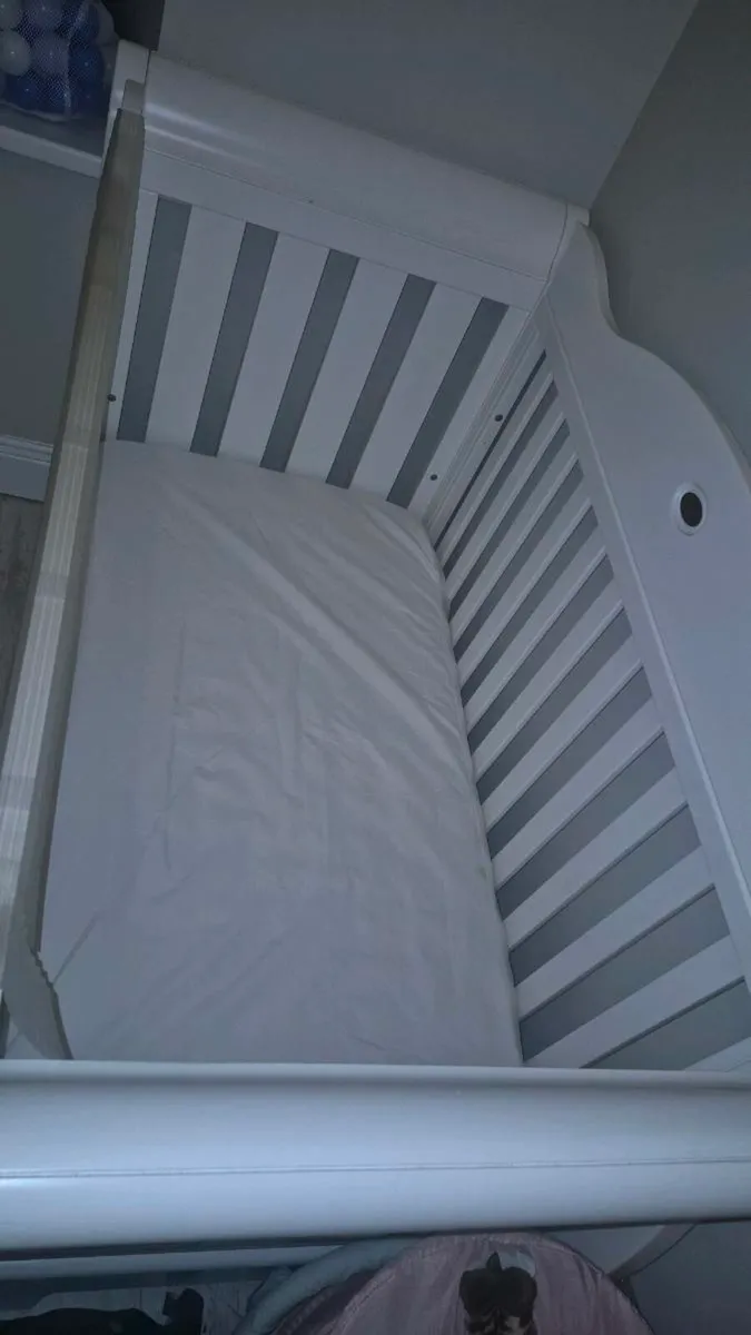 Boori Royal Sleigh Cot - Image 3