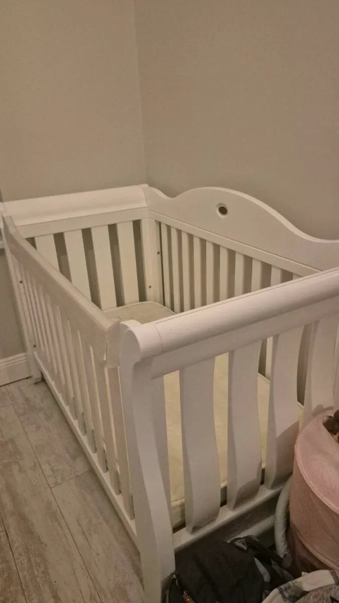 Boori Royal Sleigh Cot - Image 2