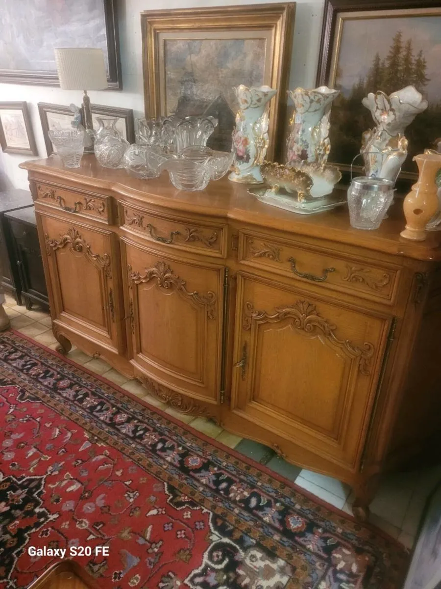 French Oak sideboard.210/105/55 cm - Image 1