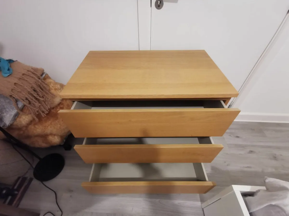 Malm chest of drawers 6months old - Image 3