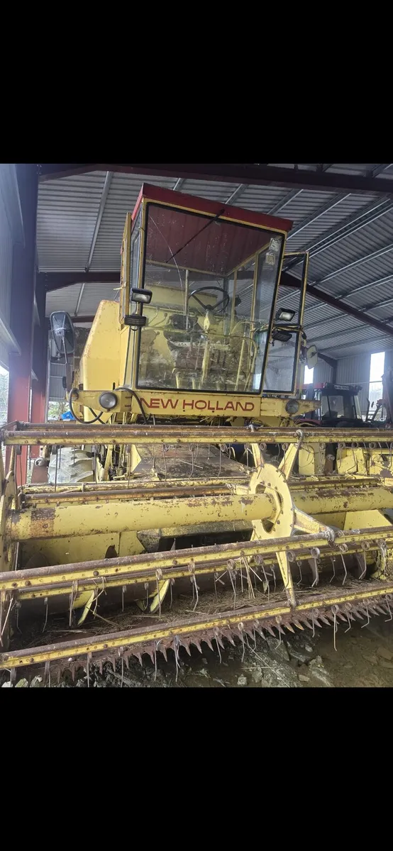 New holland combine 1530 - Image 1