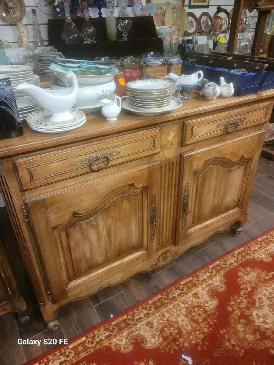 French provincial louis XV.147/55 /103 cm.