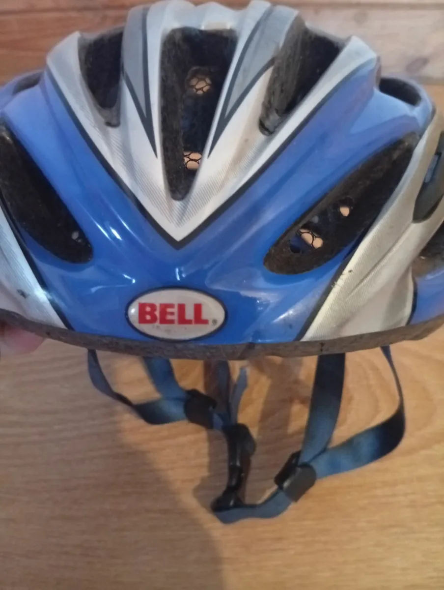 Quality Universal Bell helmet L-Large - Image 3