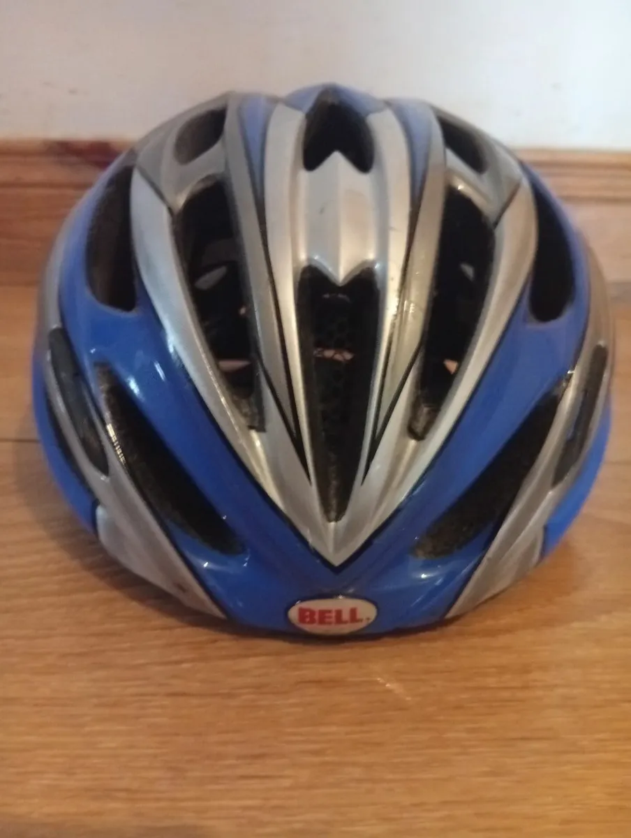 Quality Universal Bell helmet L-Large - Image 1