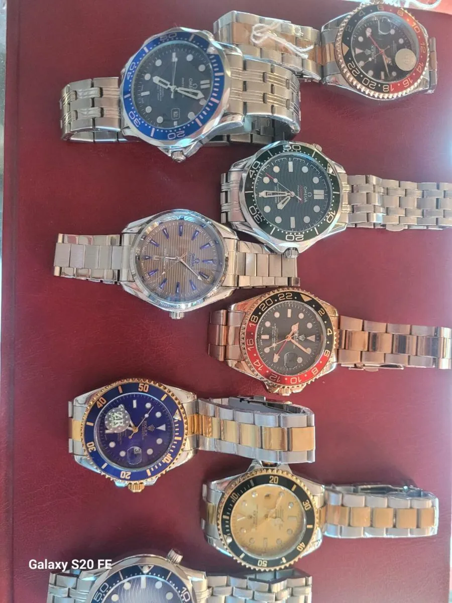 Men's watches.100 eu each. Postage. - Image 1