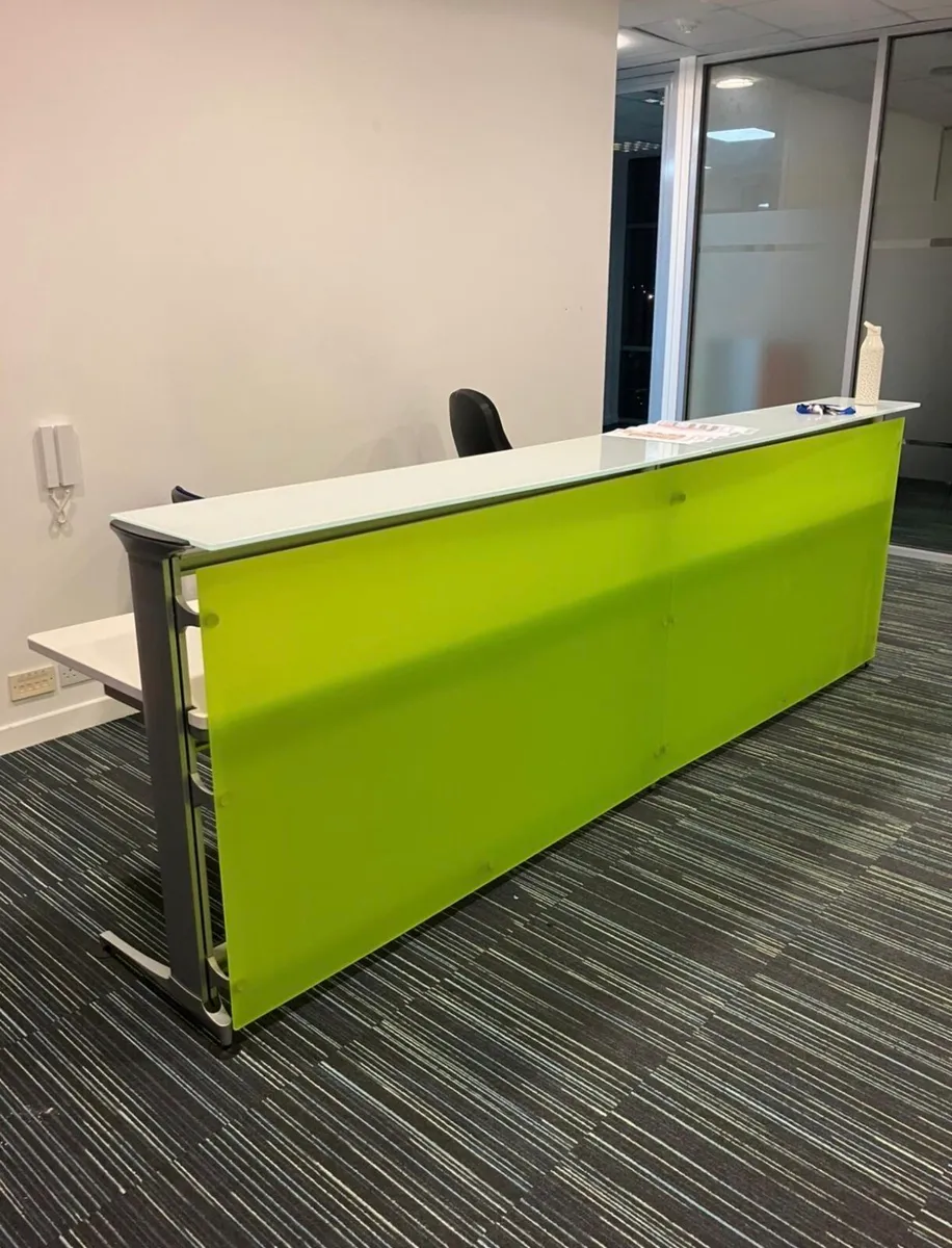 Office desk - Image 1