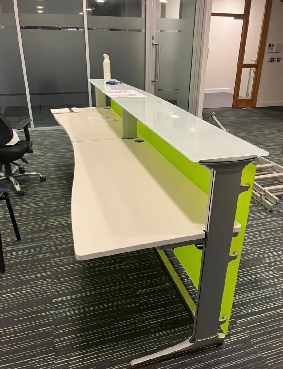 Office desk - Image 2