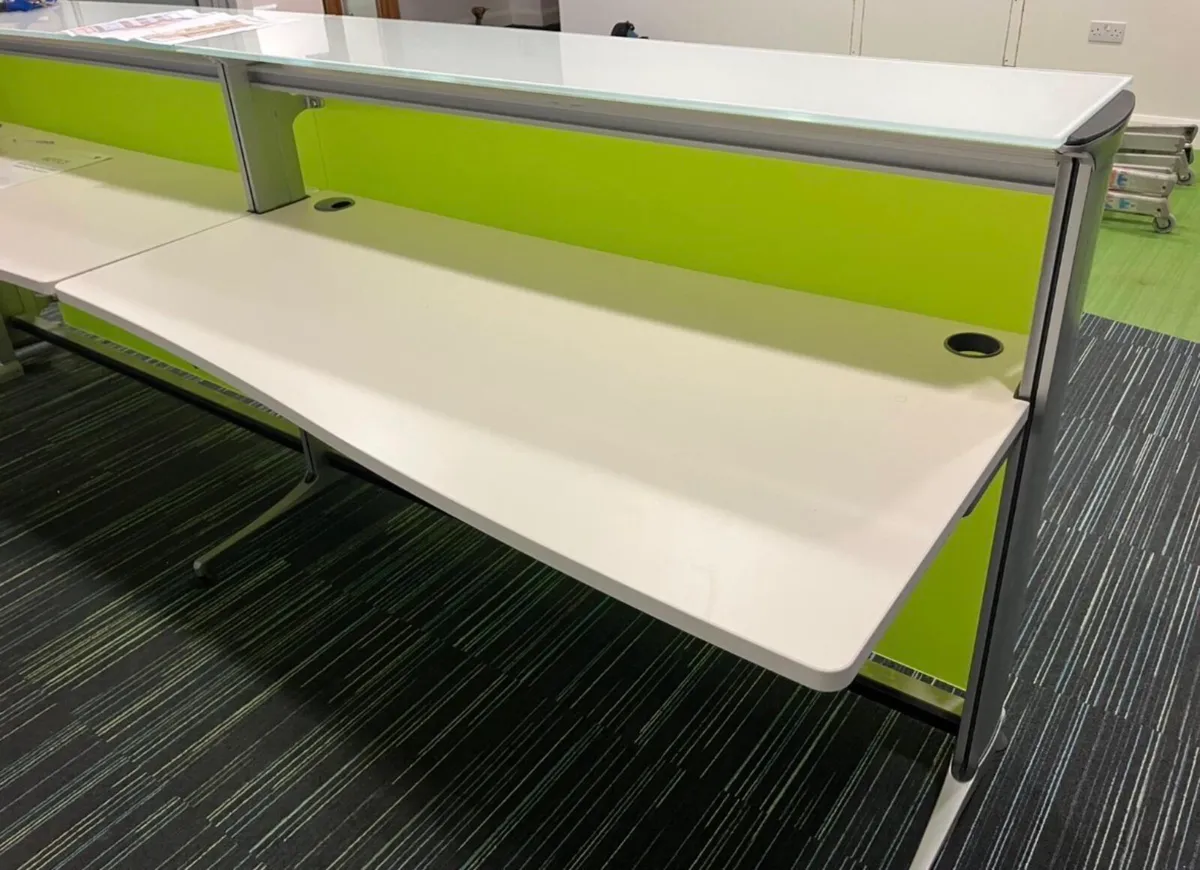 Office desk - Image 3