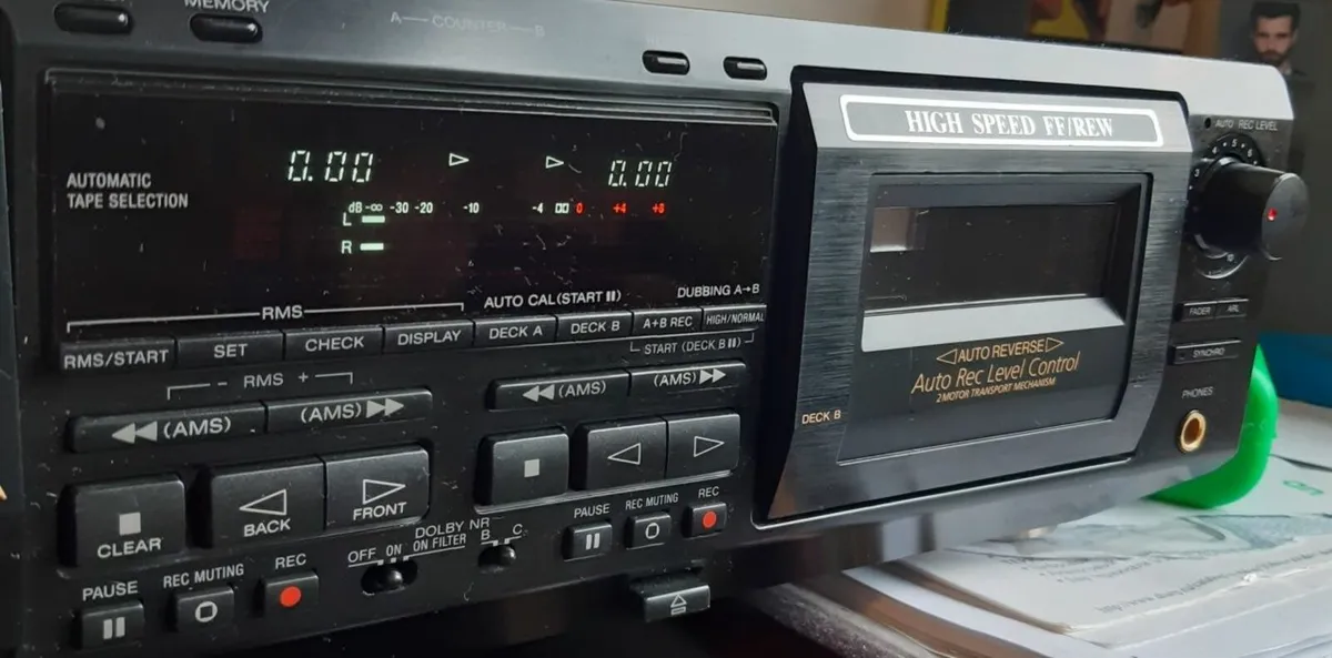 Sony cassette recorder. 2 cas.Free - Image 2