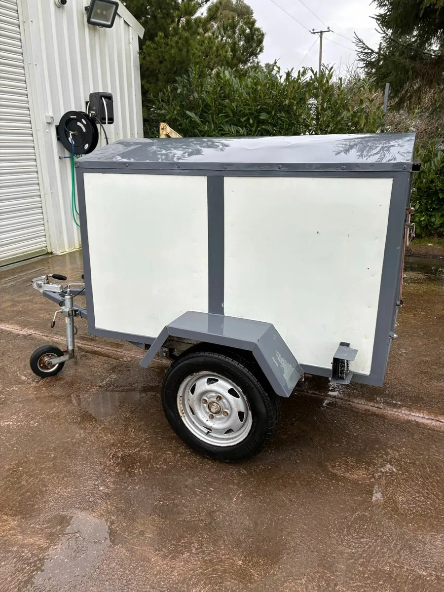 Dog trailer. - Image 2