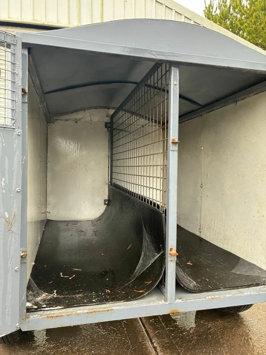 Dog trailer. - Image 3