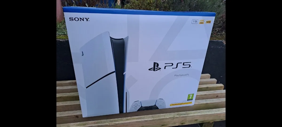 PS5 DISC BRAND NEW, SEALED, WARRNTY