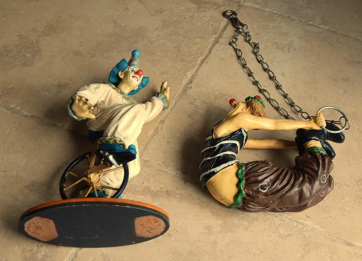 2 Vintage Resin Circus Clown Figurines - Image 4