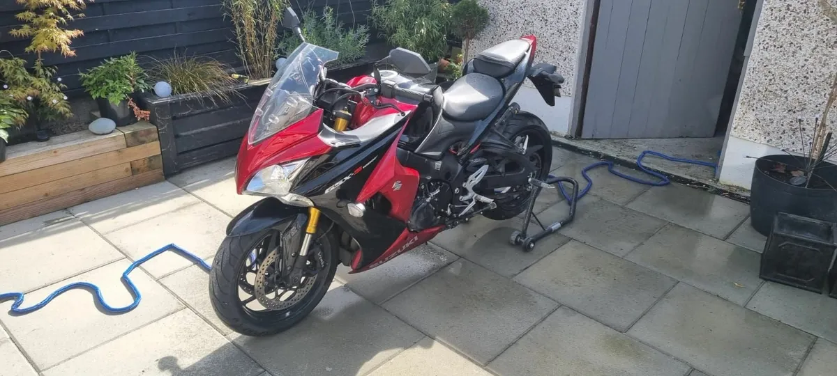 Suzuki  GSXS1000F - Image 2