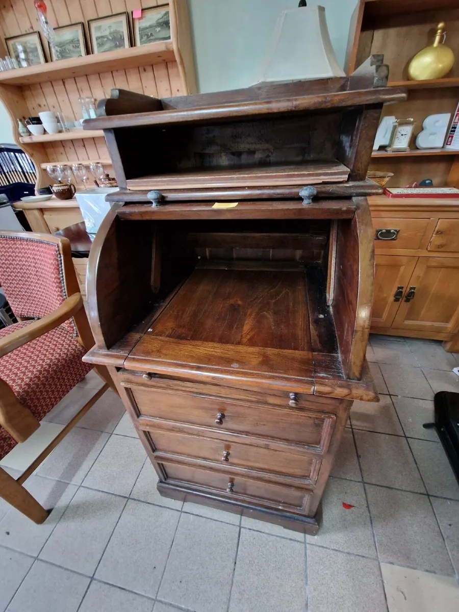 Ladies writing  desk as new. - Image 2