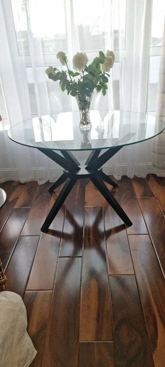 table and 4 chairs set - Image 4