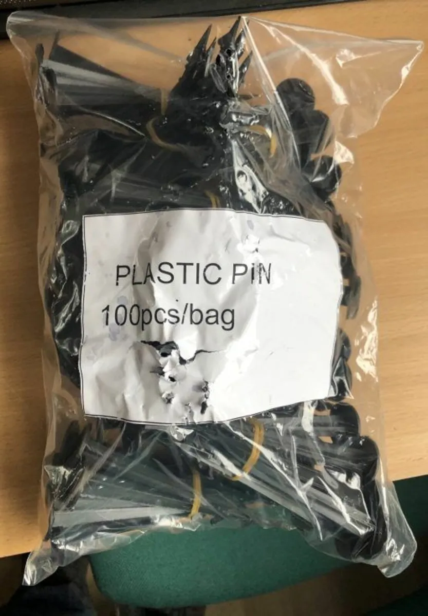 Weed Control -Accessories Plastic Pegs (100 PK) - Image 2