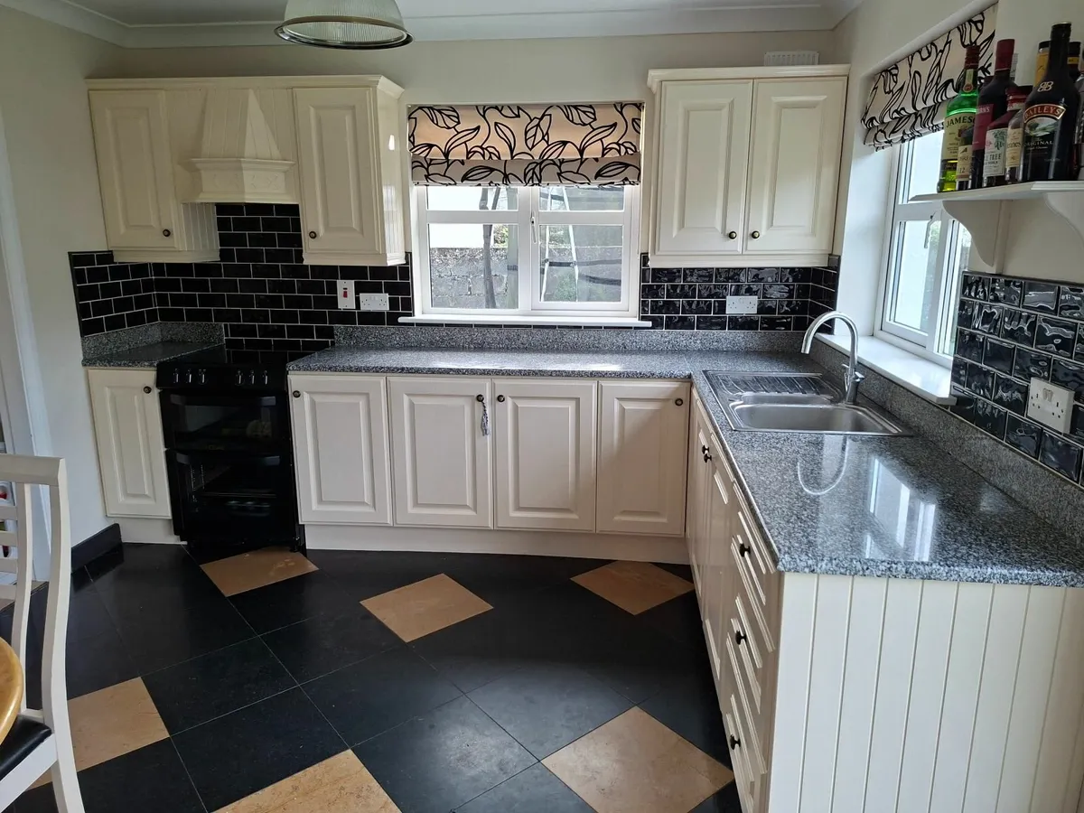 Kitchen, utility  and appliances - Image 3