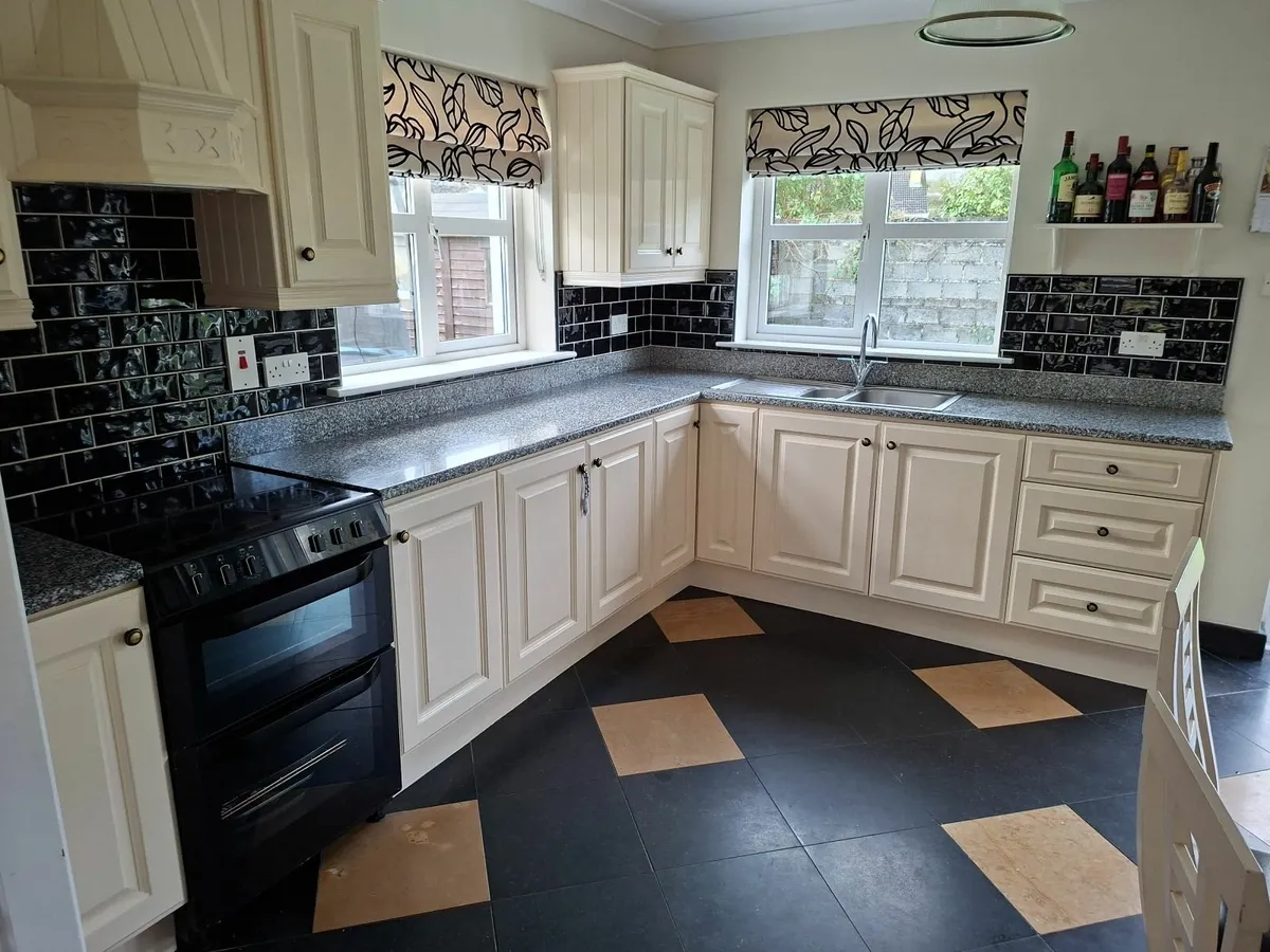 Kitchen, utility  and appliances - Image 1