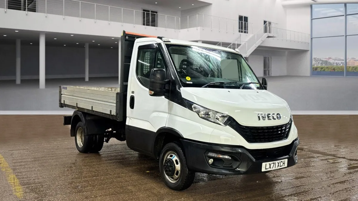 7000 KG TOWING LATE 2021 IVECO 35C14 10F6 TIPPER - Image 2