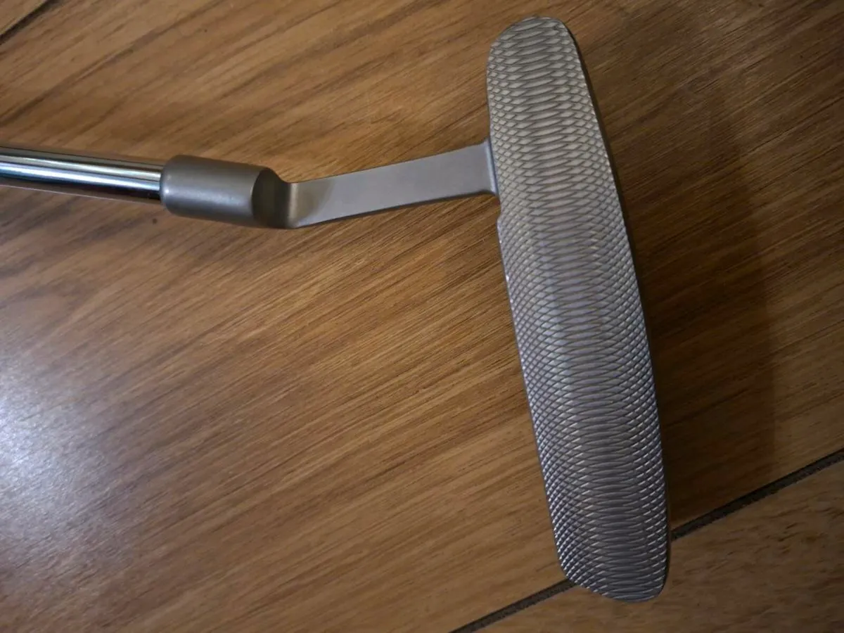 Brand New Cobra Fly Putter with Headcover - Image 2
