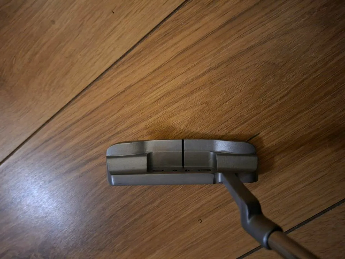Brand New Cobra Fly Putter with Headcover - Image 4