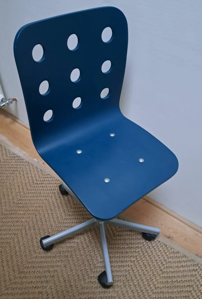 Children's desk chair - Image 3