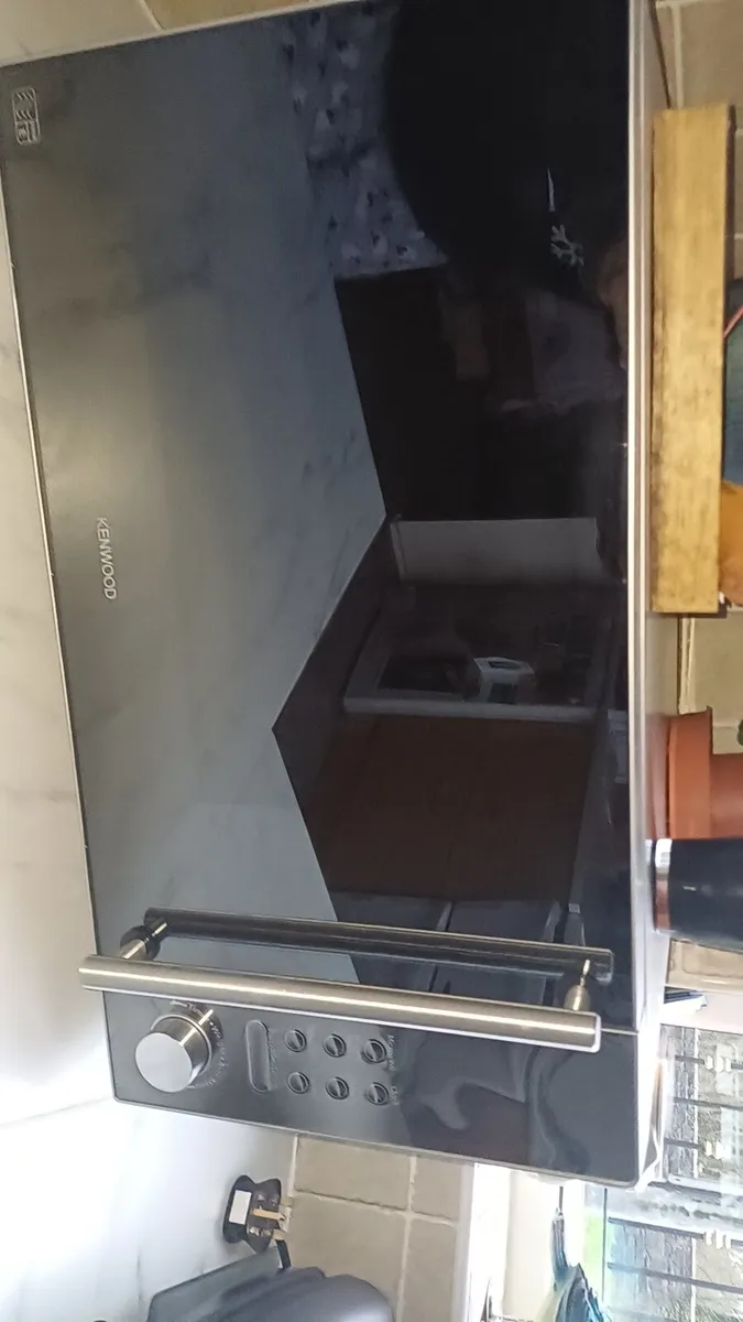 Kenwood microwave(next to new)