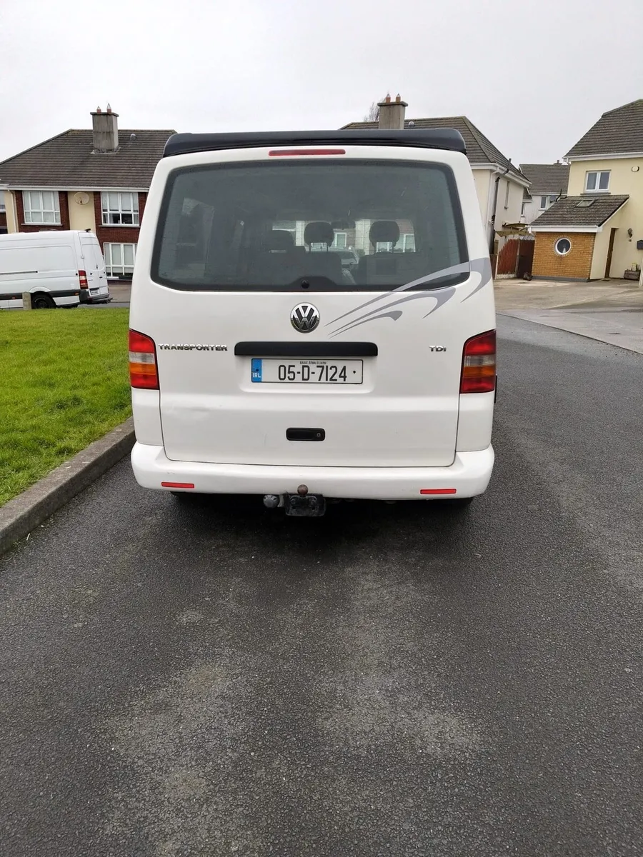 Campervan Volkswagen Transporter - Image 4