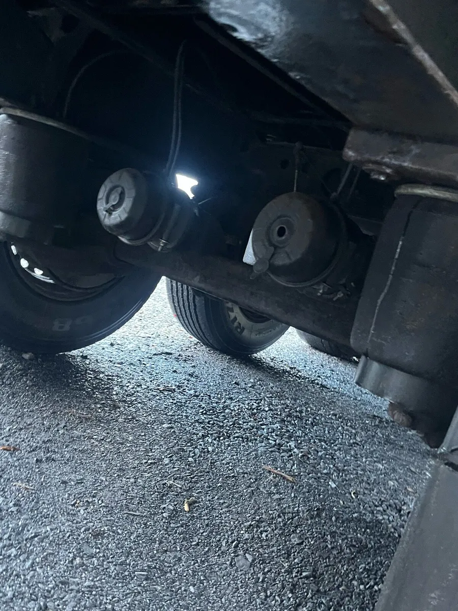 Krone Flatbed Trailer - Image 4