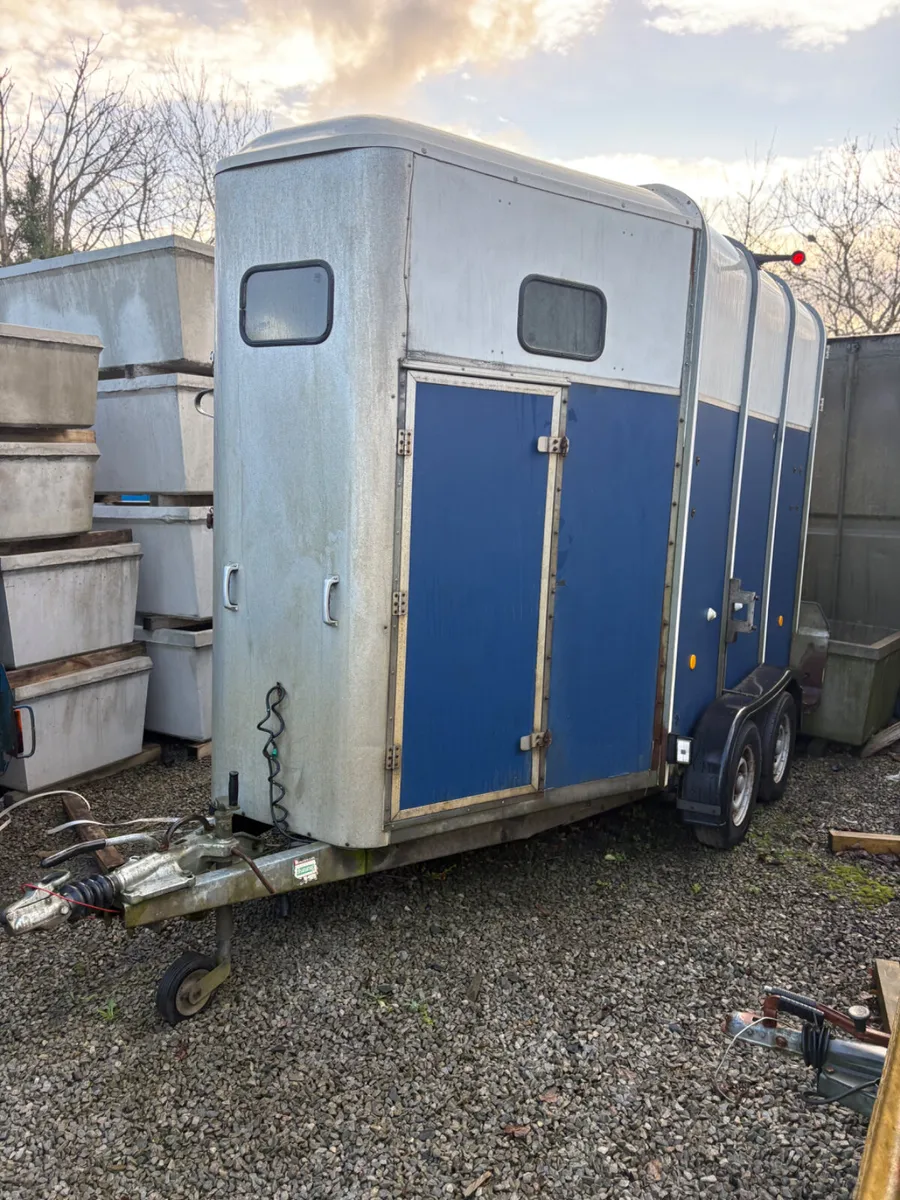 Ifor Williams 510 horse box - Image 1
